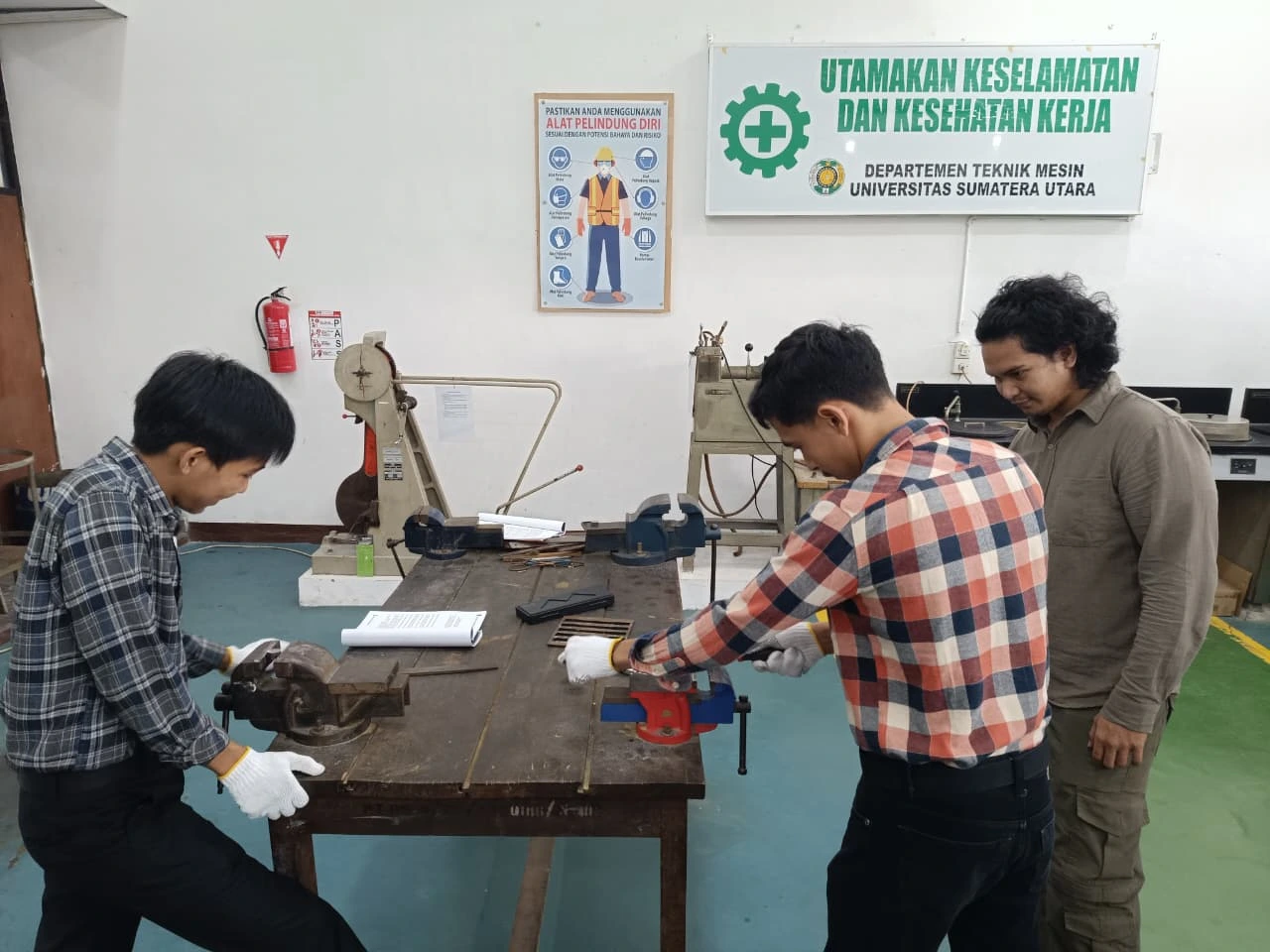 FT USU Perkuat Pembelajaran Material melalui Praktikum Metalografi